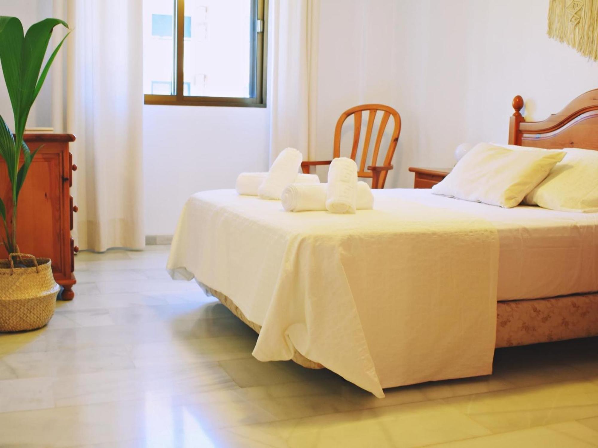 Amplio Y Luminoso Apartamento Cerca Del Centro Y La Playa Con Piscina Y Parking Privado Málaga Eksteriør bilde