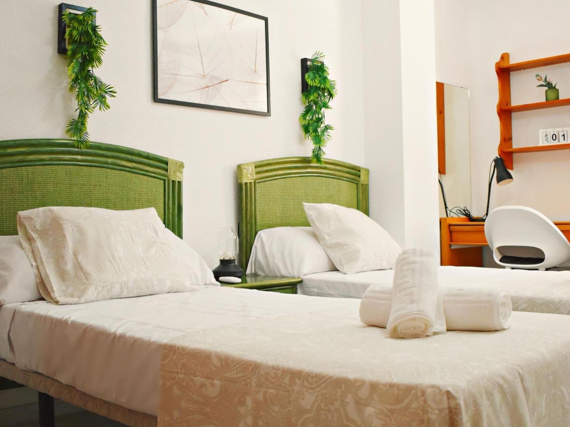 Amplio Y Luminoso Apartamento Cerca Del Centro Y La Playa Con Piscina Y Parking Privado Málaga Eksteriør bilde