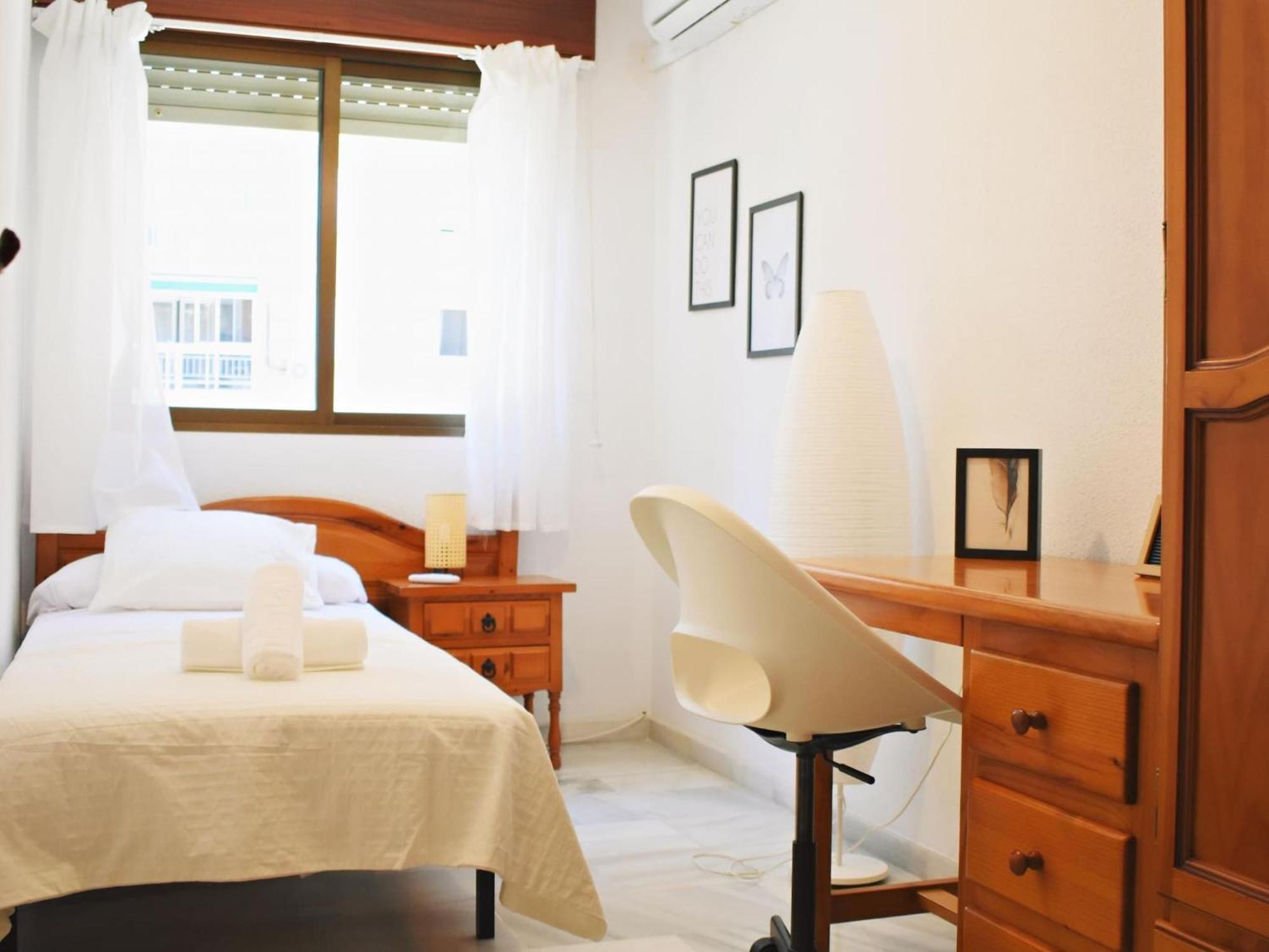 Amplio Y Luminoso Apartamento Cerca Del Centro Y La Playa Con Piscina Y Parking Privado Málaga Eksteriør bilde